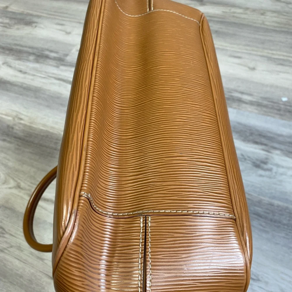 Used - Picture 4 of 13